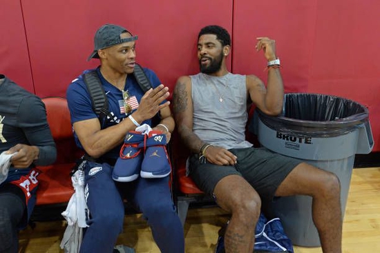 赫内斯谈拜仁明年目标：国内双冠王，在欧冠尽可能走远一些（赫内斯：拜仁明年冲击国内双冠，欧冠力求走得更远）