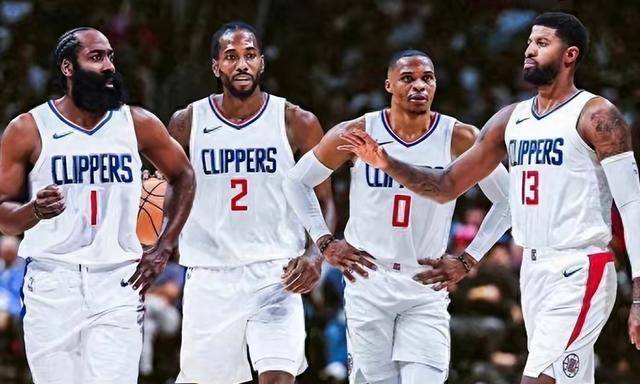 杜兰特生涯投进2223记三分，超越克劳福德升至历史第十二位（杜兰特生涯三分命中数达2223，超越克劳福德升至历史第12位）