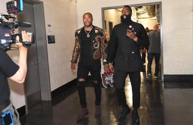 广州vs四川前瞻：郭艾伦有望复出冲首胜，四川或全华班出战（广州对阵四川前瞻：郭艾伦或迎复出冲赛季首胜，四川队可能全华班出击）