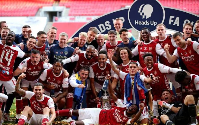 铁锤帮新援威尔逊曾嘲讽自己的新东家，签约后遭到球迷调侃（曾嘲讽新东家的铁锤帮新援威尔逊签约后反遭球迷调侃）