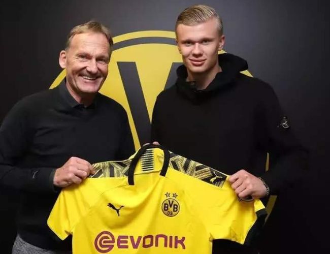 尤文本赛季税前年薪前20：弗拉霍维奇2220万第1，戴维1110万（尤文本季税前年薪榜TOP20：弗拉霍维奇2220万领跑，戴维1110万）