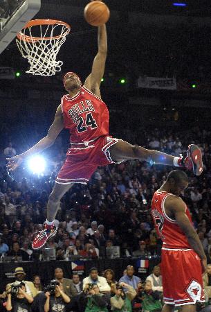 克雷莫内塞3-1博洛尼亚，瓦尔迪双响，帕耶罗破门（瓦尔迪梅开二度、帕耶罗破门，克雷莫内塞3比1击败博洛尼亚）