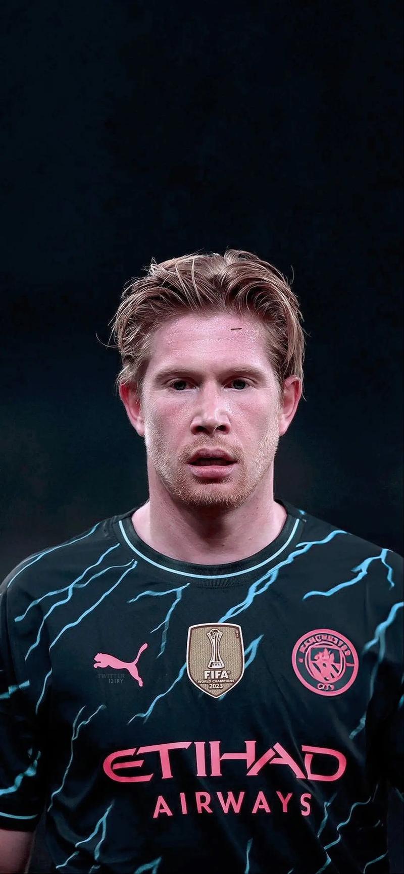 阿斯：阿拉巴正等待皇马的商讨电话，但俱乐部不着急与他续约（阿斯：阿拉巴静候皇马来电洽谈续约，俱乐部并不着急）