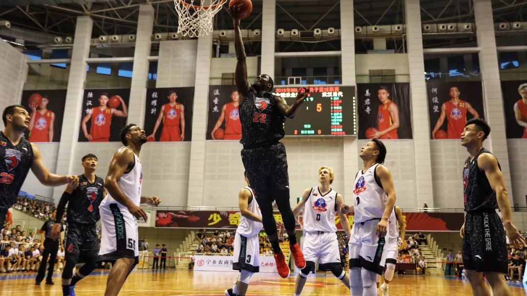 凯恩加盟拜仁后欧冠30场24球，同期仅有姆巴佩进球数与他持平（加盟拜仁后，凯恩欧冠30战轰入24球，同期仅姆巴佩可与之并列）