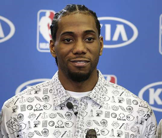 辽宁男篮90-79合肥狂风，威尔斯21+9布朗21分，国内球迷表现低迷（辽宁男篮90-79力克合肥狂风：威尔斯21+9、布朗21分，国内球迷反应低迷）