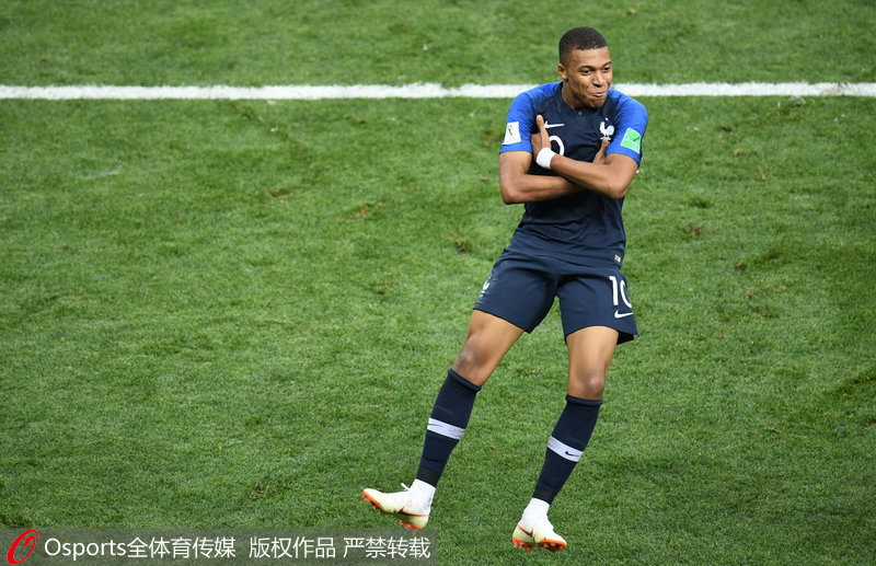 本轮欧冠最佳阵容：诺伊尔、福登、奥斯梅恩、梅里诺在列（欧冠本轮最佳阵容出炉：诺伊尔、福登、奥斯梅恩、梅里诺入选）
