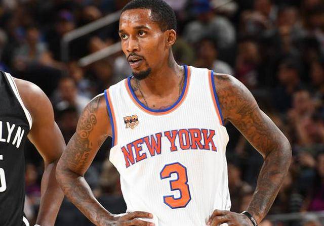 米兰vs拉齐奥终场前点球未判原因：马鲁西奇对帕夫洛维奇犯规（米兰战拉齐奥终场前点球未判缘由：马鲁西奇对帕夫洛维奇犯规）